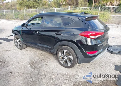 2018 Hyundai Tucson Value z USA, uszkodzony, nr VIN KM8J33A21JU809607
